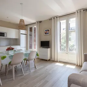 Aparteasy - Family 4-bedroom Apartamento